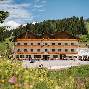 Hotel Laguscei Dolomites Mountain ***